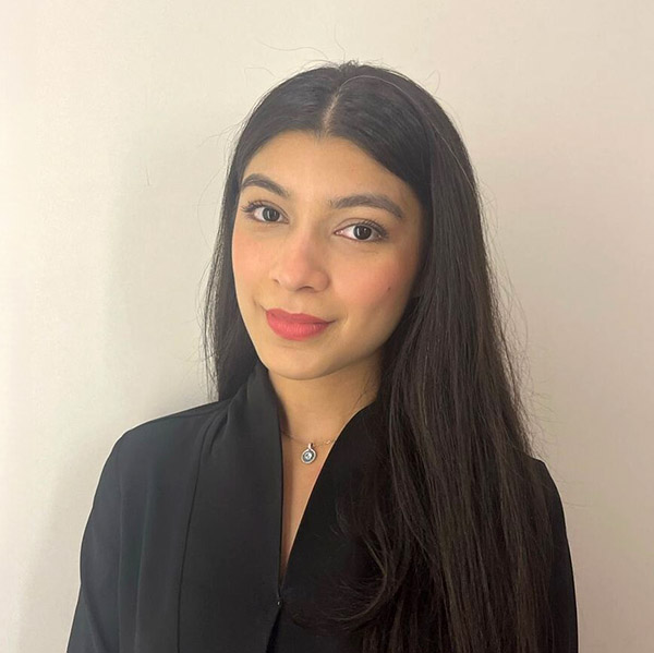 Shizza Hussain Headshot
